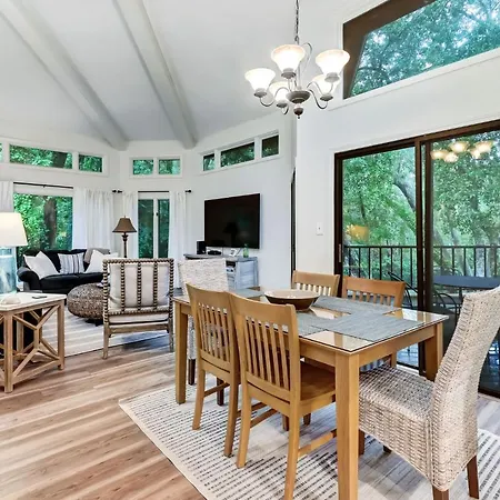 2349 Courtside Villas